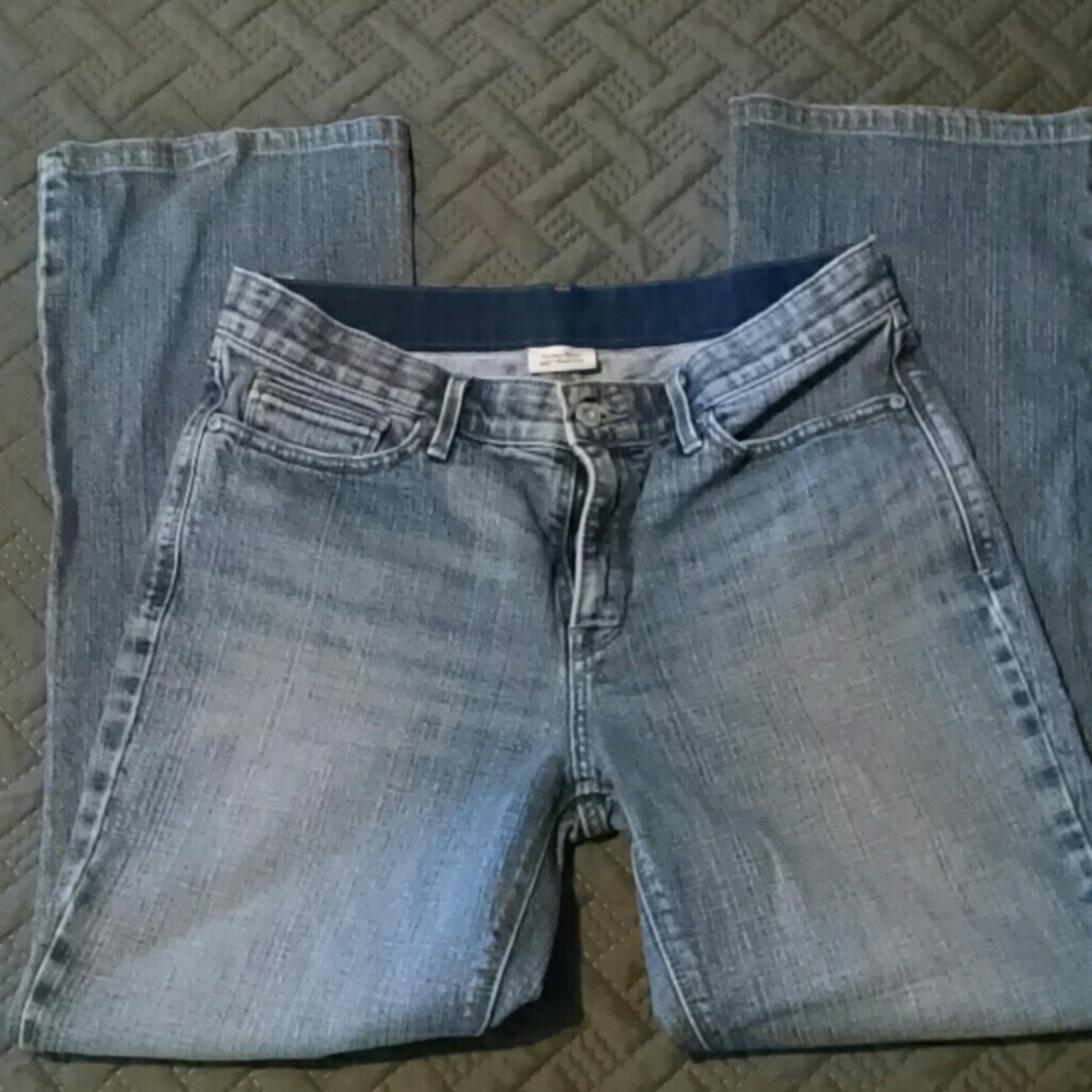 Women Levi's jeans
